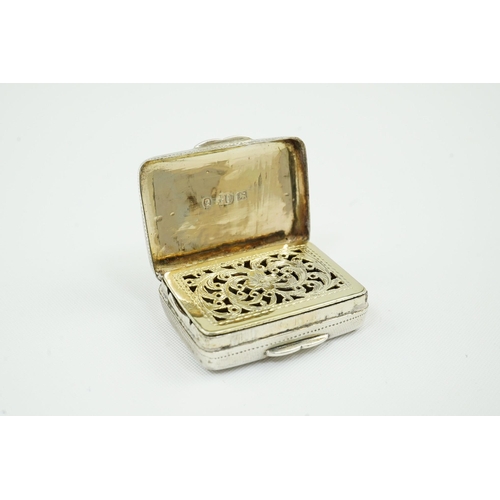 69 - An early Victorian silver rectangular vinaigrette, by George Unite, engraved with basket weave decor... 