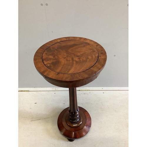 76 - A William IV circular mahogany wine table, diameter 37cm, height 78cm. Condition - fair