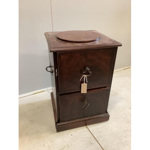 1104 - A Gillows mahogany wine cooler,  base width 41cm, depth 38cm, height 62cm. Condition - fair