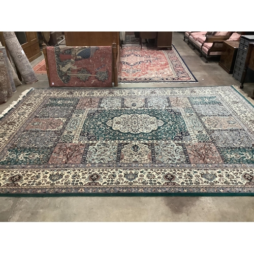 44 - A large Indian Kashmir carpet, 420 x 300cm. Condition - good