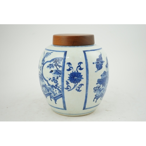 113 - A good Chinese blue and white Hundred Antiques ovoid jar, Kangxi period (1662-1722), finely painte... 