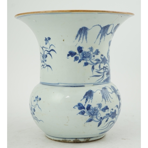 124 - A large Chinese blue and white spittoon, zhadou, Yongzheng/Qianlong period, painted with flowering s... 