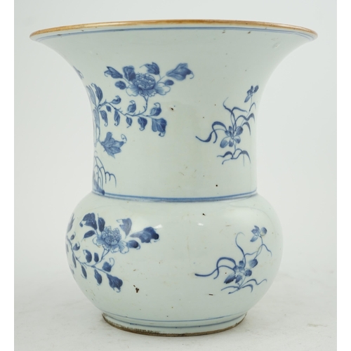 124 - A large Chinese blue and white spittoon, zhadou, Yongzheng/Qianlong period, painted with flowering s... 