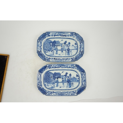 137 - A pair of small Chinese blue and white small serving dishes, Qianlong period, each painted with scen... 