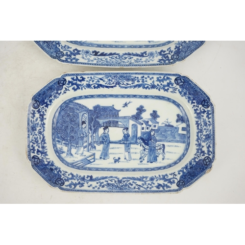 137 - A pair of small Chinese blue and white small serving dishes, Qianlong period, each painted with scen... 