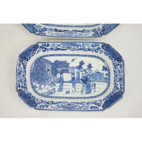 137 - A pair of small Chinese blue and white small serving dishes, Qianlong period, each painted with scen... 