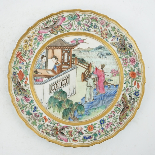 153 - A fine Chinese famille rose Romance of the Western Chamber dish, Jiaqing-Daoguang period, superbly... 