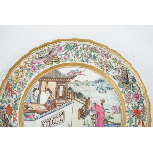 153 - A fine Chinese famille rose Romance of the Western Chamber dish, Jiaqing-Daoguang period, superbly... 