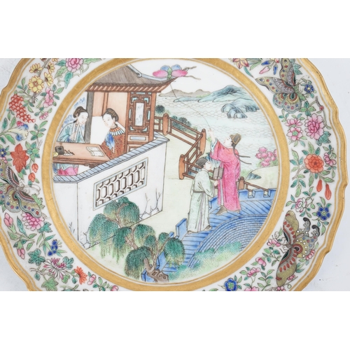 153 - A fine Chinese famille rose Romance of the Western Chamber dish, Jiaqing-Daoguang period, superbly... 