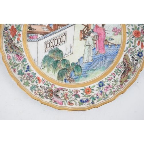 153 - A fine Chinese famille rose Romance of the Western Chamber dish, Jiaqing-Daoguang period, superbly... 