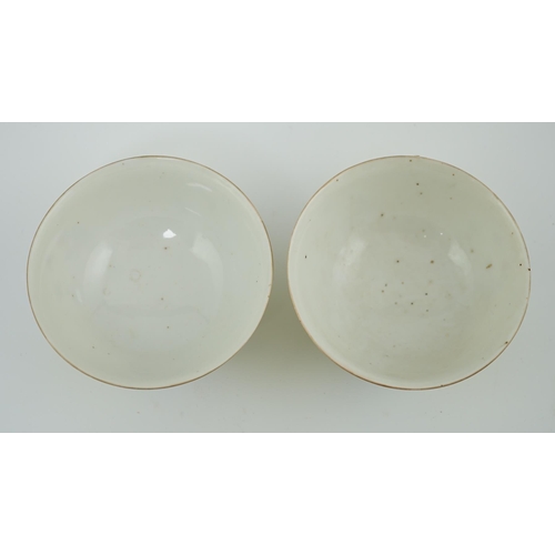 186 - A pair of Chinese yellow sgraffito ground medallion bowls, Guangxu mark, early 20th century, each ex... 