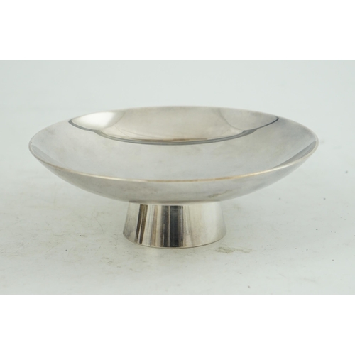 48 - A heavy Japanese silver stem dish, early 20th century, stamped mark jungin (pure silver), 15.1cm d... 