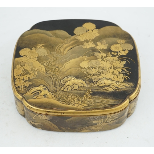 60 - CORRECTION ONE SECTION FROM A STACKING BOX A Japanese gold lacquer kobako (box and cover), 19th cent... 