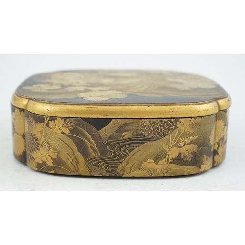 60 - CORRECTION ONE SECTION FROM A STACKING BOX A Japanese gold lacquer kobako (box and cover), 19th cent... 