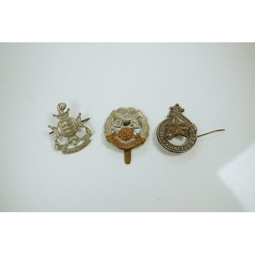 1447 - An assortment of WWI interest and other medals and related matter to include badges and brooches, so... 