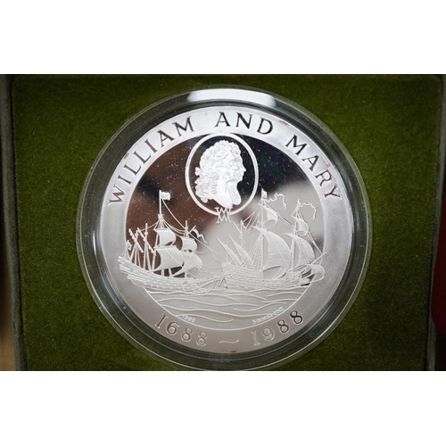 1000 - Six large QEII Royal Mint commemorative silver medals,