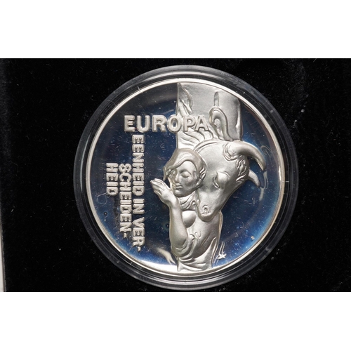 1002 - European Medal Club (EMC), two cased sets of sterling silver medals, the first set of six medals rel... 