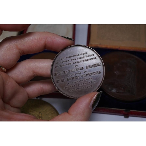 982 - British commemorative medals, Victoria to George VI, bronze medal for the New Charter of the Order o... 