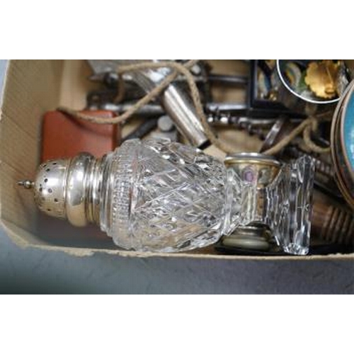 1424 - A quantity of assorted collectables to include some small silver, enamel badges and two cloisonné bo... 