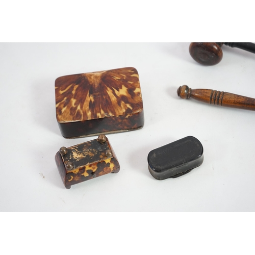 16 - An early 19th century blond tortoiseshell snuff box with white metal mounts, 8.5cm, a novelty sarcop... 