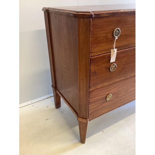 1045 - A 19th century Continental elm three drawer commode, width 99cm, depth 49cm, height 83cm. Condition ... 