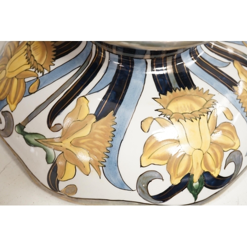 1321 - A pair of Fieravino pedestal daffodil dishes, 31cm diameter. Condition fair, one with notable surfac... 