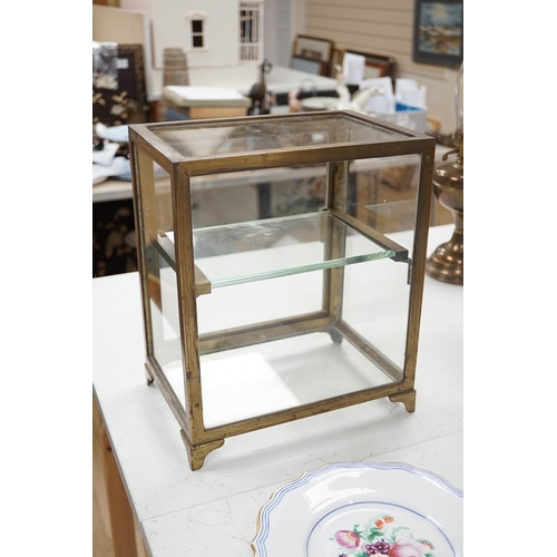 1331 - A small late 19th century brass display case, with glass shelf, bears plaque  'J Weiss & Son, 287 Ox... 