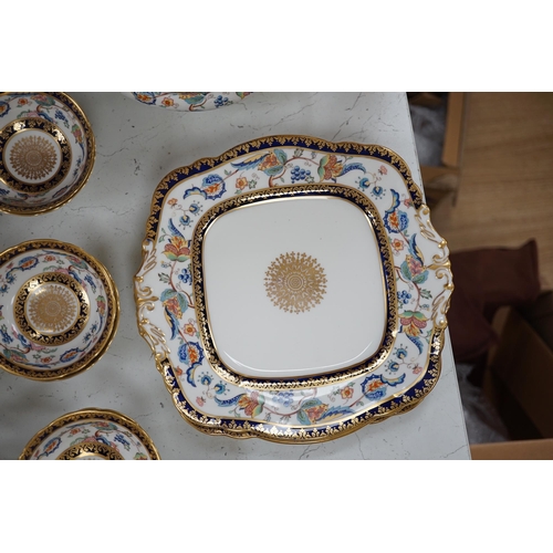 1338 - An extensive Paragon bone china dinner service to include tureens, plates and sauce boats. Condition... 