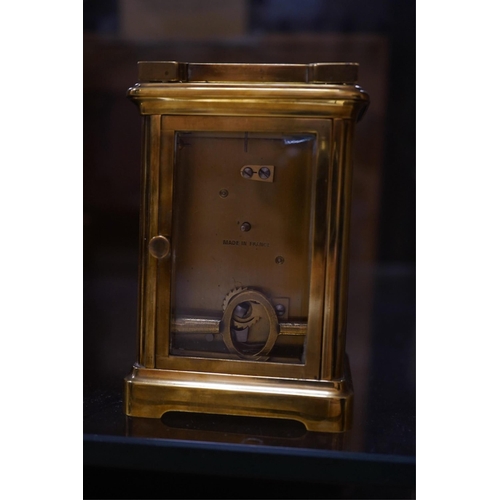 1407 - A brass cased carriage clock and assorted pocket watch movements, etc. Condition - varies