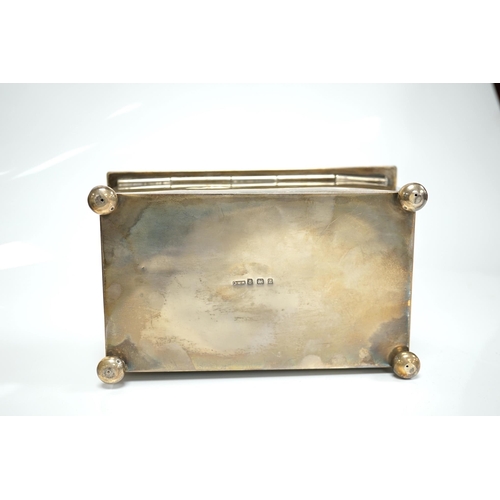 1832 - A George V Arts & Crafts silver mounted rectangular cigarette box, by Dryad Metal Works, Birmingham,... 