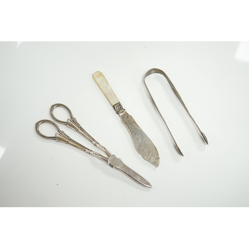 1839 - A pair of George V silver grape scissors, Sheffield, 1929, 18.6cm, together with a mother of pearl h... 