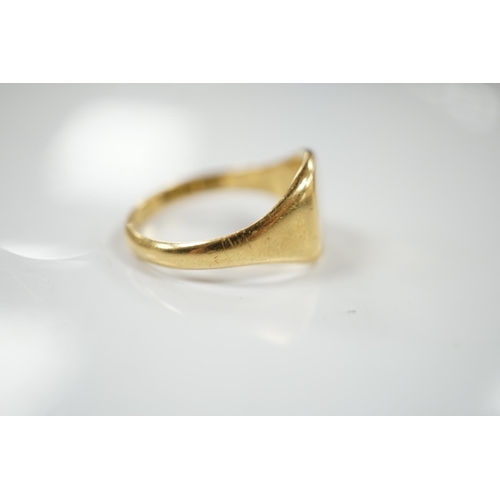 1906 - A modern 18ct gold signet ring, size W, 7.5 grams. Condition - fair