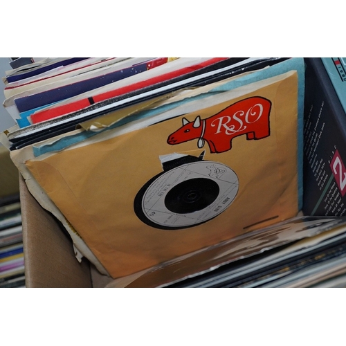 252 - A collection of 7 inch singles, labels include harvest, EMI, Atlantic, Phillips, Pye, etc. artists i... 