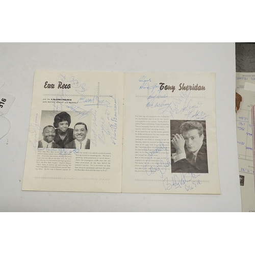 316 - Roy Orbison and Freddie and the Dreamers concert programme including an extensive collection of auto... 