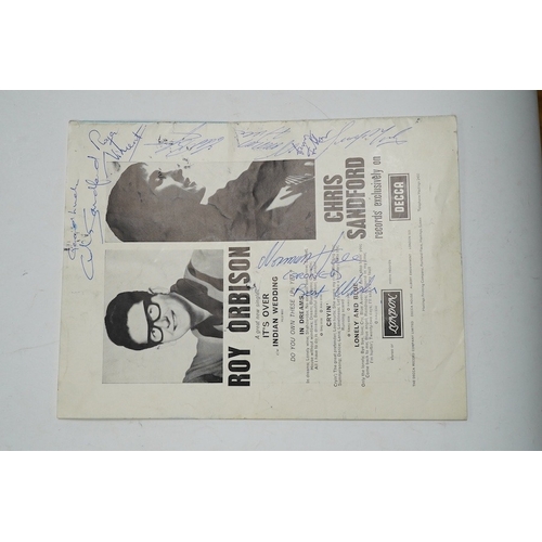 316 - Roy Orbison and Freddie and the Dreamers concert programme including an extensive collection of auto... 