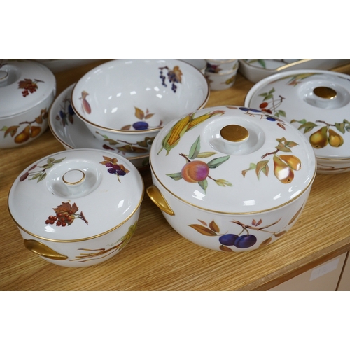 436 - A collection of Royal Worcester Evesham dinnerware to include tureens, dishes and a sauce boat, larg... 