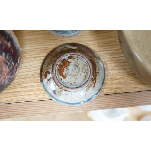 476 - Three pieces of glazed studio pottery to include bowl and vase, largest 19cm in diameter. Condition ... 