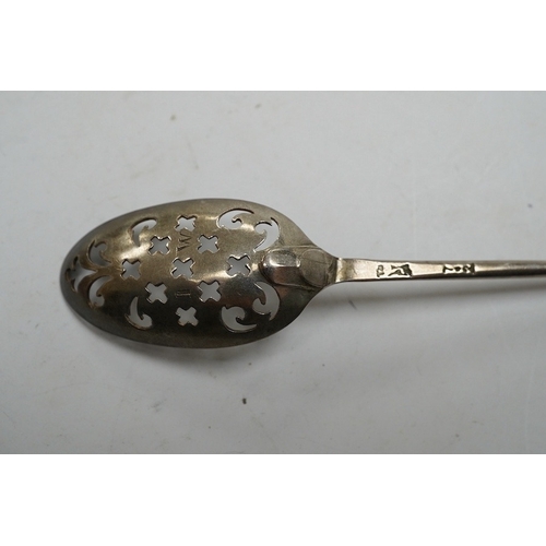 837 - An 18th century silver mote spoon, indistinct maker's mark, with engraved initials, 12.6cm. Conditio... 