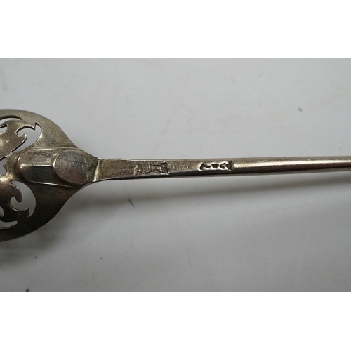 837 - An 18th century silver mote spoon, indistinct maker's mark, with engraved initials, 12.6cm. Conditio... 