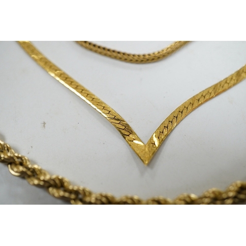 902 - Four assorted 9ct gold chains or necklaces and a 9ct gold bar brooch, 14.7 grams. Condition - fair t... 