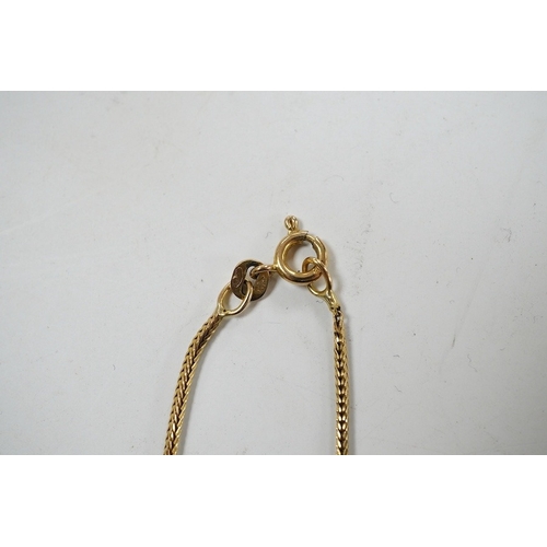 902 - Four assorted 9ct gold chains or necklaces and a 9ct gold bar brooch, 14.7 grams. Condition - fair t... 