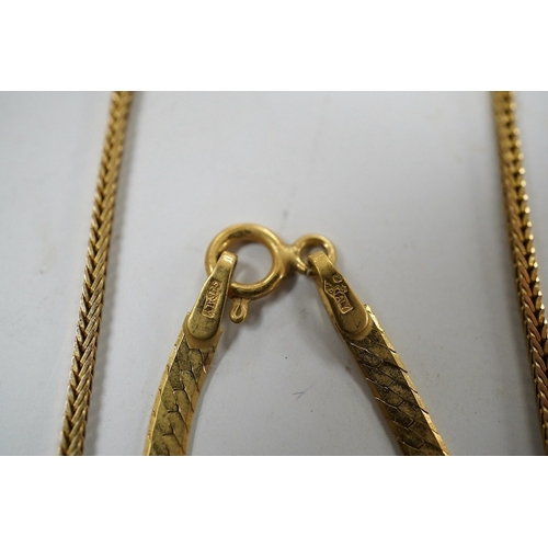 902 - Four assorted 9ct gold chains or necklaces and a 9ct gold bar brooch, 14.7 grams. Condition - fair t... 