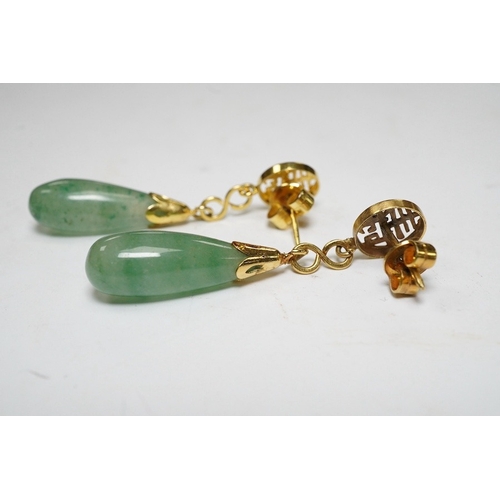 913 - A pair Chinese yellow metal and teardrop shaped jade earrings, 42mm, gross weight 5.1 grams. Conditi... 