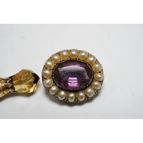 915 - An early 20th century yellow metal, gem and Scottish hardstone set dirk brooch, 55mm, together with ... 