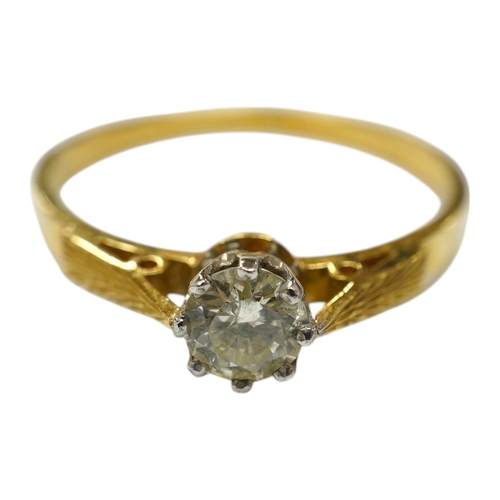 950 - A modern 18ct gold and solitaire diamond set ring, size V, gross weight 3.1 grams. Condition - fair... 