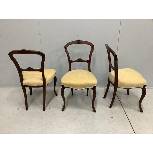 1087 - Three Victorian walnut dining chairs, on cabriole legs. Condition - fair