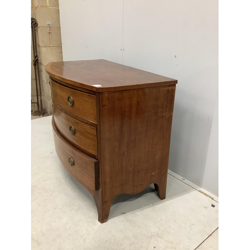 1153 - A Regency mahogany bow fronted chest of three drawers, width 109cm, depth 58cm, height 81cm. Conditi... 