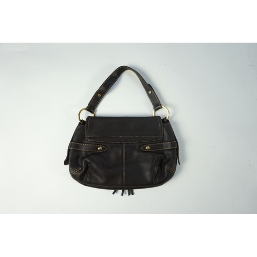 1259A - A brown leather Tod's shoulder bag with dust bag