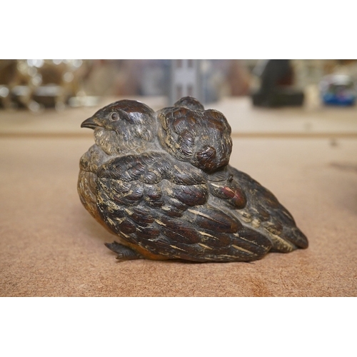 1423 - A novelty Austrian cold painted bronze bird and chicks inkwell, 10cm wide. Condition - lacking lin... 