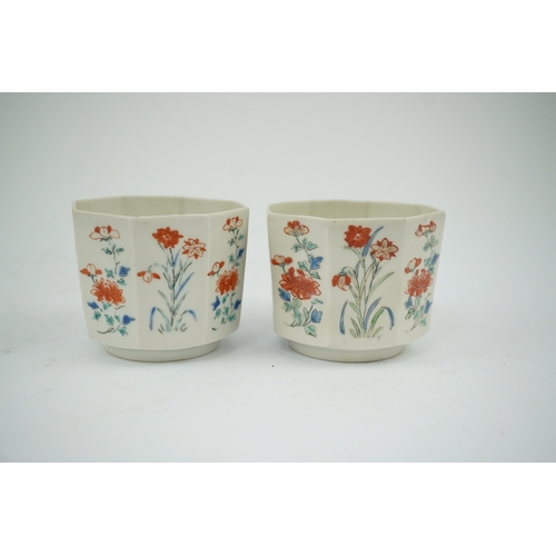 1436 - A pair of Japanese kakiemon octagonal porcelain cups, probably Edo period, 5.5cm high. Condition - o... 